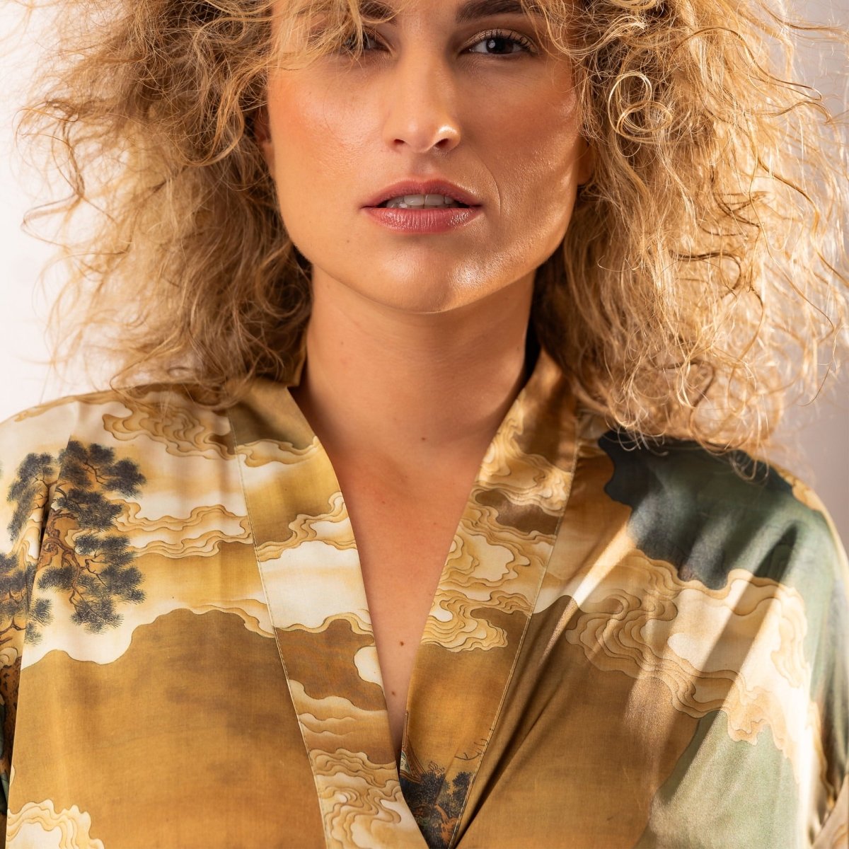 Kimono Dames Satijn - Golden Whisper - Kimomi