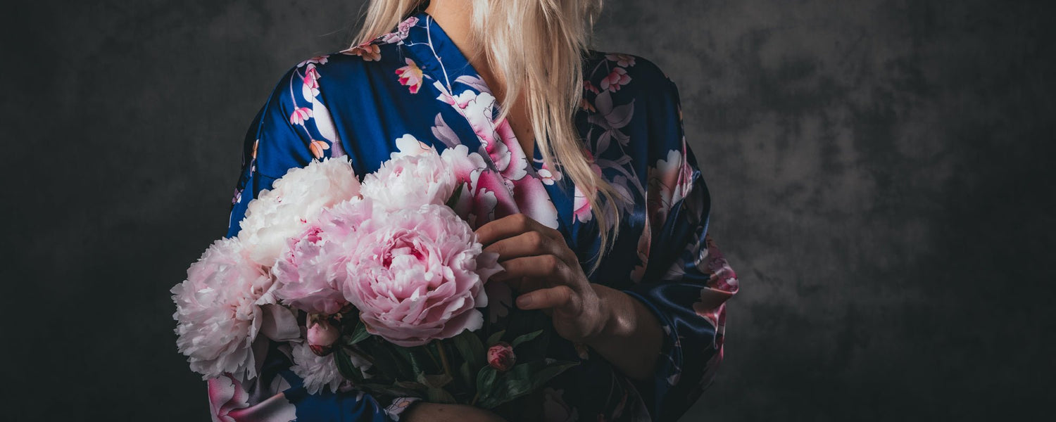 Valentijns collectie - Satijnen Kimono's & Luxe Cadeau's voor Haar - Kimomi